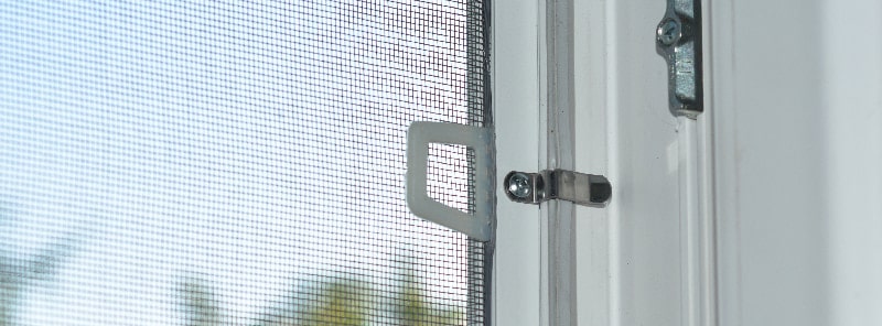 como limpiar ventanas correderas sin desmontarlas