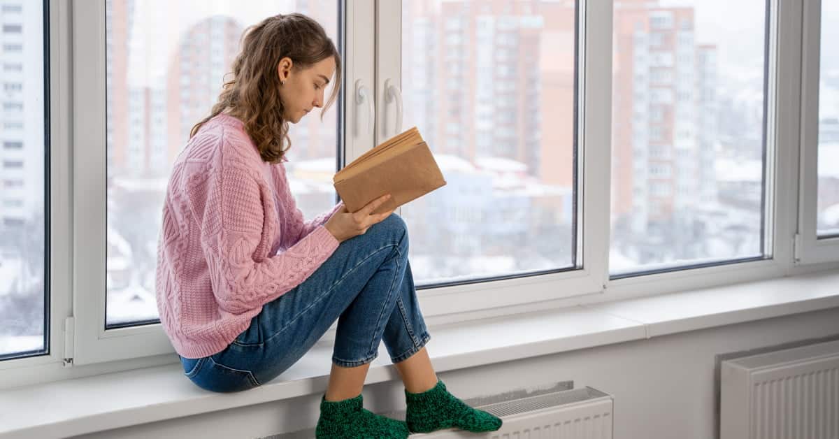 ventanas pvc seguridad chica leyendo Glosojor